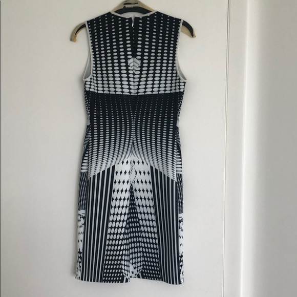 Geometrical Black & White Print Neoprene Dress - Picture 3 of 5